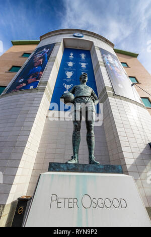 Statue of Peter Osgood famous goalkeeper. Chelsea Football Club. London. UK Stock Photo