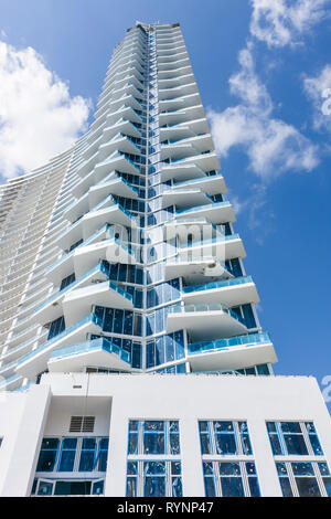 Miami Florida Paramount Bay Water Arquitectonica Building High Rise Skyscraper Skyscrapers Building Buildings Under New Construction Site Building Bui Stock Photo Alamy