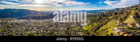 North Hollywood Burbank Glendale Pasadena aerial in Los Angeles Highway Mountain City Houses, California Stock Photo