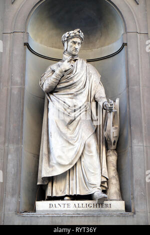 Dante Alighieri in the Niches of the Uffizi Colonnade in Florence Stock Photo