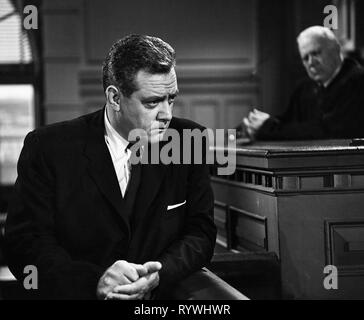 RAYMOND BURR, PERRY MASON, 1957 Stock Photo