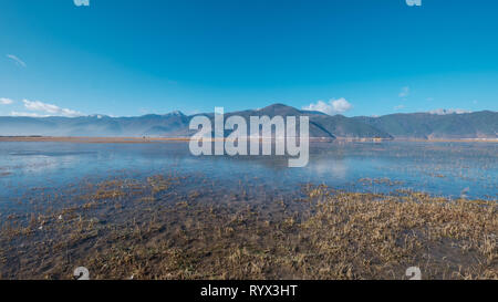 Napa Lake Shangri La Yunnan Zhongdian Stock Photo: 17590419 - Alamy