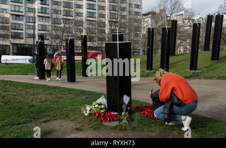London, UK. 15th Mar, 2019. Londoners pay tribute to New Zealand's terror victims. The New Zealand War Memorial at Hyde Park Corner serves at teh place for tributes to those slain in the terror attack on two mosques in Christchurch, New Zealand. Credit: Peter Hogan/Alamy Live News Credit: Peter Hogan/Alamy Live News Stock Photo