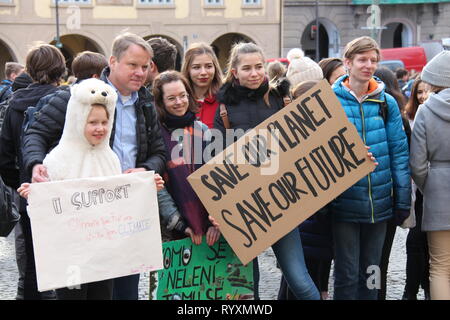 Prague, Czech Republic. 15th Mar, 2019. People join the global 'Fridays for Future' initiative in Prague, capital of the Czech Republic, on March 15, 2019. Hundreds of students gathered here on Friday to join the global 'Fridays for Future' initiative, calling on politicians to tackle the effects of climate change. Credit: Dana Kesnerova/Xinhua/Alamy Live News Stock Photo