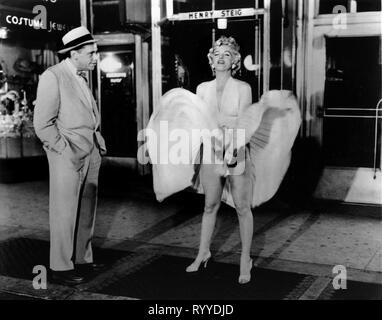 EWELL,MONROE, THE SEVEN YEAR ITCH, 1955 Stock Photo