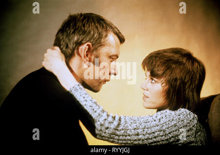 DONALD SUTHERLAND, JANE FONDA, KLUTE, 1971 Stock Photo