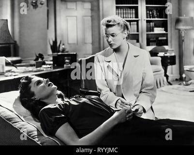 RHONDA FLEMING, INGRID BERGMAN, SPELLBOUND, 1945 Stock Photo