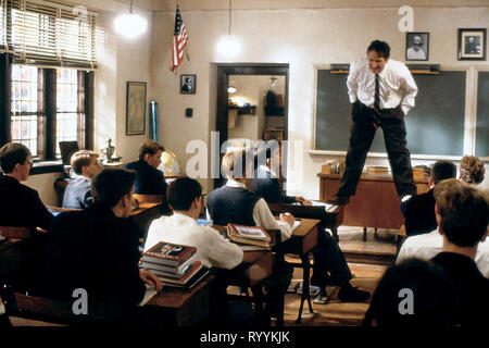 ROBIN WILLIAMS, DEAD POETS SOCIETY, 1989 Stock Photo