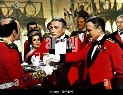 LAURENCE OLIVIER, JOHN MILLS, OH WHAT A LOVELY WAR, 1969 Stock Photo