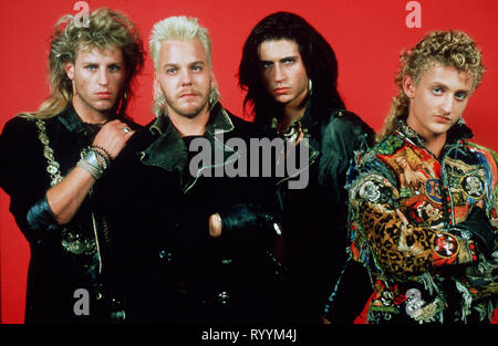 BROOKE MCCARTER, KIEFER SUTHERLAND, BILLY WIRTH,ALEX WINTER, THE LOST BOYS, 1987 Stock Photo