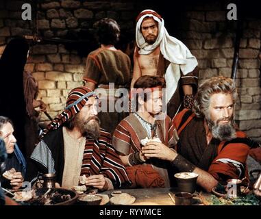 JOHN CARRADINE, JOHN DEREK, CHARLTON HESTON, THE TEN COMMANDMENTS, 1956 Stock Photo