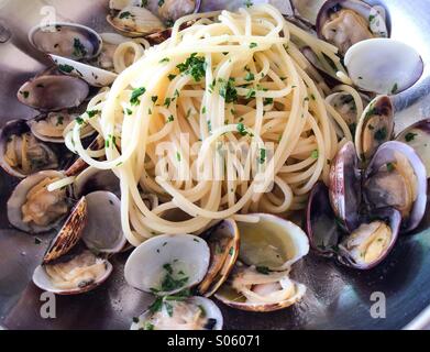 Spaghetti alle vongole clams Italian cuisine Stock Photo