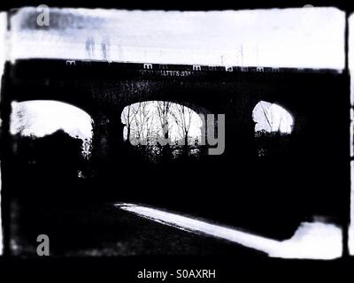 Train passing over the Wharncliffe viaduct, Hanwell, West London, London Borough of Ealing, England, United Kingdom, Europe Stock Photo