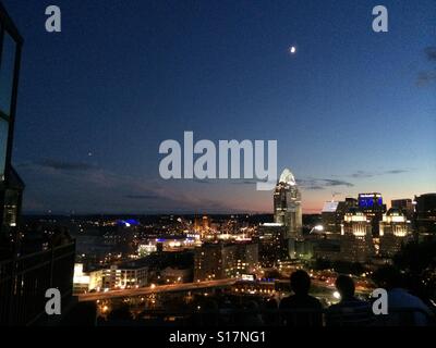 The night skyline over downtown Cincinnati, Ohio Stock Photo