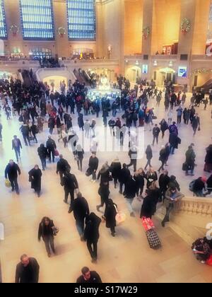 Huge crowds in main concourse of Grand Central terminal, NYC, USA Stock Photo