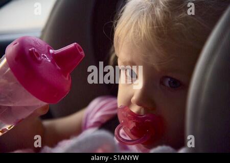 Sippy cup toddler hi-res stock photography and images - Alamy