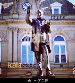 Bradford William Forster Statue outside Kala Sangam. Stock Photo