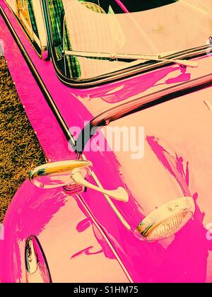 Pink three wheeled 1950's bubble car Stock Photo - Alamy