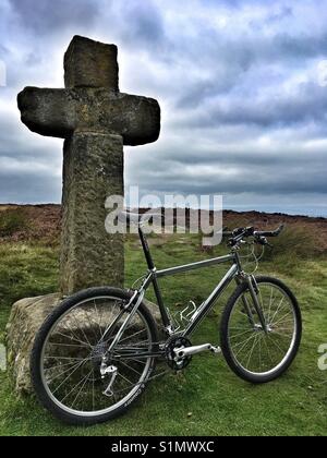 Pace RC200 F5 Retro Mountain Bike at Cowper's Cross on Ilkley West Yorkshire Stock Photo