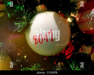 2017 Christmas ornament, Macy&#39;s department store in Herald Square Stock Photo: 310865177 - Alamy