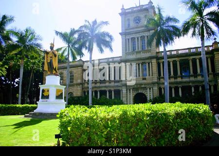 The Kamehameha Statue and the Honolulu city Hall buildings Honolulu, Oahu Island, Hawaii Stock Photo
