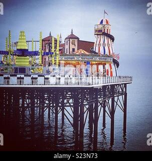 Funfair on Brighton pier Stock Photo