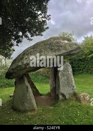 Carreg Coetan Arthur burial chamber Newport Pembrokeshire Stock Photo
