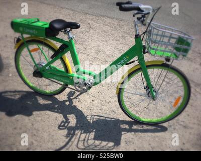 Lime e sharing bike in Berlin, Germany Stock Photo