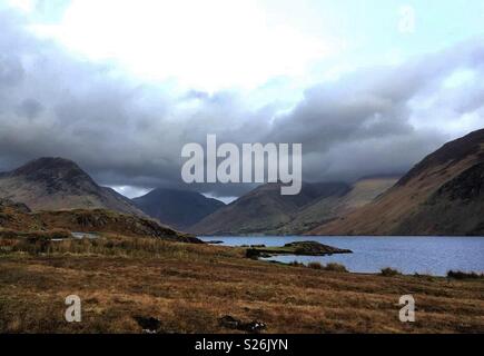 Wasdale Valley in the Lake District. Looking across Wastwater lake towards Scafell Pike and Great Gable. Stock Photo