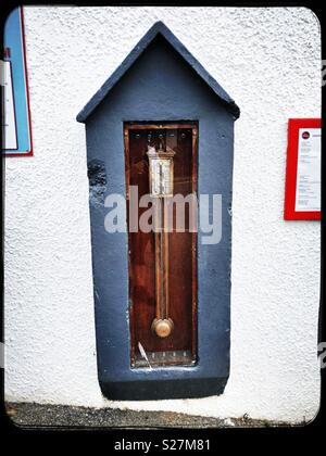 https://l450v.alamy.com/450v/s27m81/outdoor-barometer-in-ullapool-scottish-highlands-s27m81.jpg