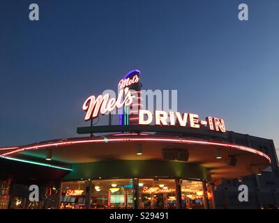 Universal Studios Mel's Drive-In - old American cars plus zany waitress ...