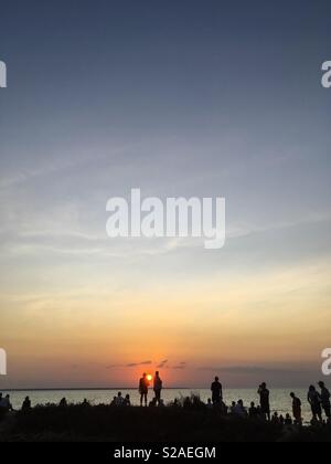 People watching the sunset at Mindil Beach in Darwin, Northern Territory, Australia. Stock Photo