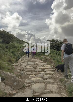 Climbing up the Llanberis path to the top of Snowdon Stock Photo