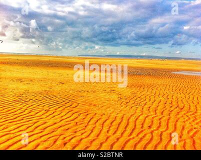 Where the earth meets the sky, sands of western ho in Devon Stock Photo