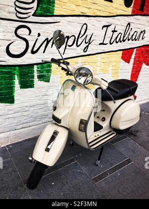 Category:Vespa PX - Wikimedia Commons