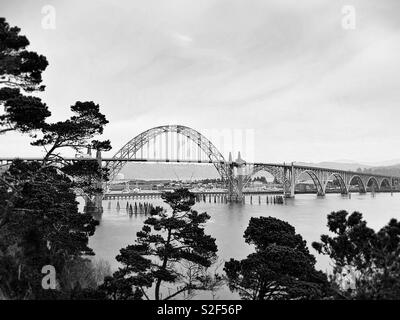 The Yaquina Bay bridge in Newport, Oregon, USA. Stock Photo