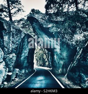 Yosemite Arch Rock Entrance, Yosemite National Park, California Stock ...