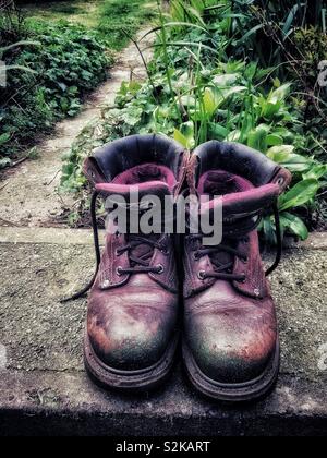 Grass garden leather clearance boots