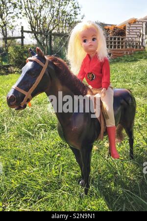 sindy doll horse