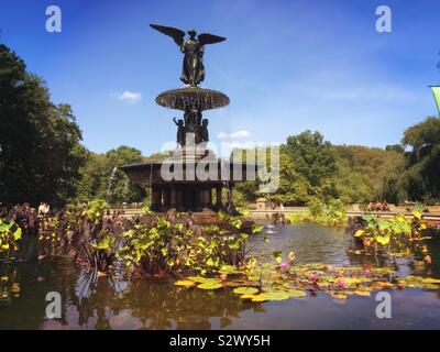 Angel of the waters fountain in Bethesda terrace is beautiful in the summertime, NYC, USA Stock Photo