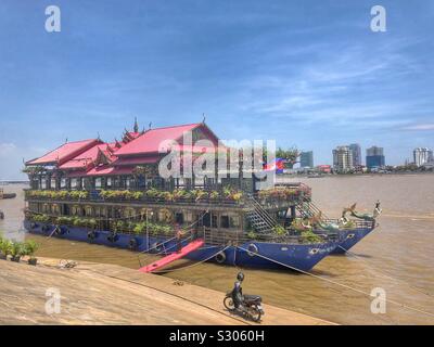 A restaurant on the Mekong River in Phnom Penh, Cambodia. Stock Photo