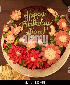 Shop for Fresh Love You Mom Birthday Cake online - Chapra
