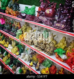 A SOUVENIR SHOP IN KUALA LUMPUR MALAYSIA Stock Photo: 20135067 - Alamy