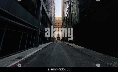 LOS ANGELES, CA, MAR 2020: Lebanon St, dark alleyway between buildings, linking Wilshire Blvd and 7th Street in Downtown Stock Photo