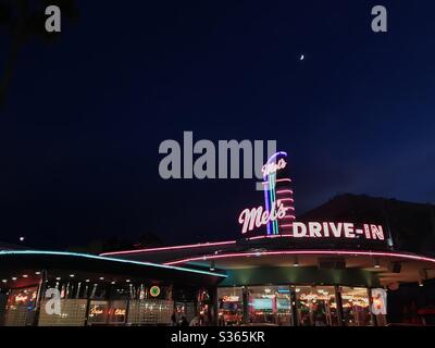 Universal Studios Mel's Drive-In - old American cars plus zany waitress ...