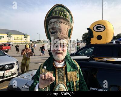 Packers superfan Pack Vader puts his own spin on 'Star Wars