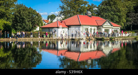 The Boathouse Cafe in Rouken Glen Park in East Renfrewshire, Scotland Stock Photo