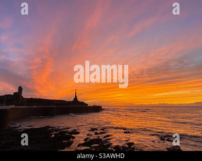 Aberystwyth, West Wales, UK. Friday 30th October 2020. Weather: a stunning sunset tonight in Aberystwyth. Photo Credit ©️ Rose Voon / Alamy Live News. Stock Photo