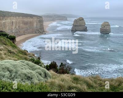 View along Gibsons Steps beach at the Twelve Apostles Stock Photo