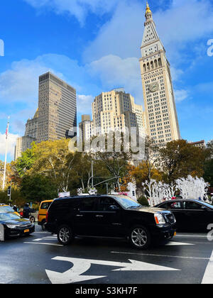 Traffic on Fifth Avenue going south past Madison Square, Park at 23rd St., new York city, United States, 2021 Stock Photo